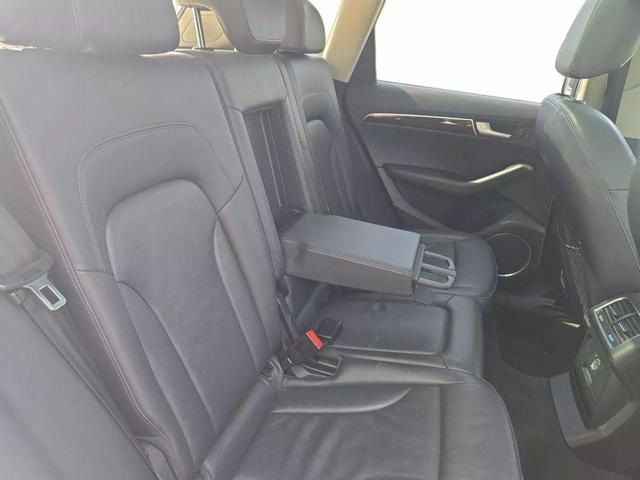 Photo of 2012 Ice Silver Metallic Audi Q5