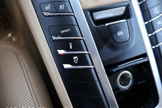 Photo of 2016 Dark Blue Metallic Porsche Macan