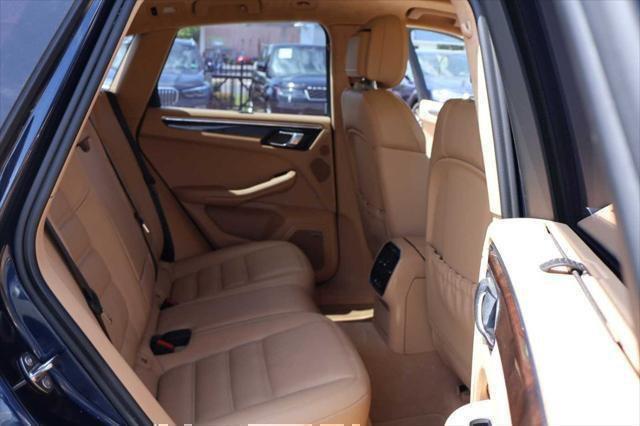 Photo of 2016 Dark Blue Metallic Porsche Macan