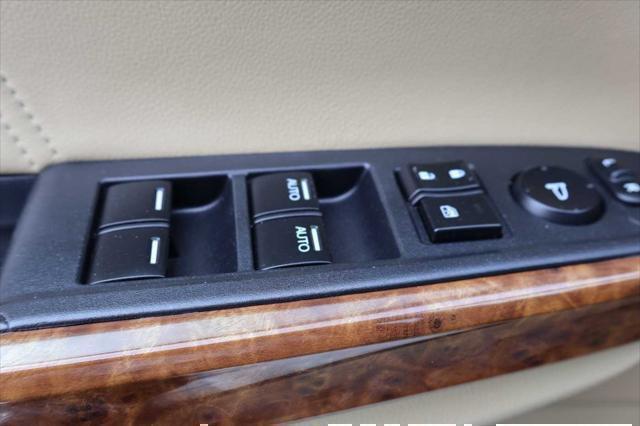 Photo of 2010 White Diamond Pearl Honda Accord