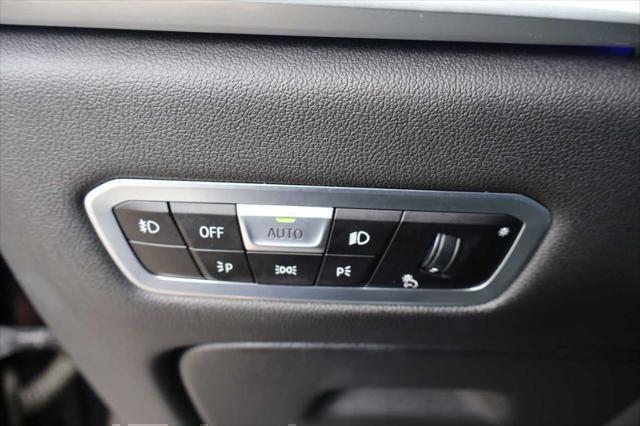 Photo of 2019 Black Sapphire Metallic BMW X7