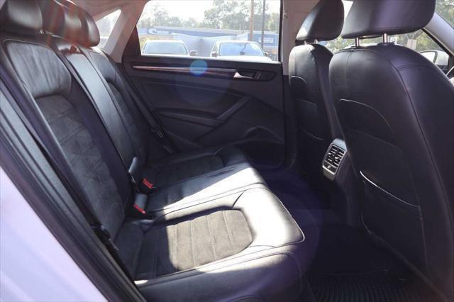 Photo of 2014 Candy White Volkswagen Passat