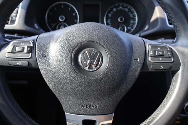 Photo of 2014 Candy White Volkswagen Passat