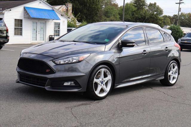 Photo of 2017 Magnetic Metallic Ford Focus ST