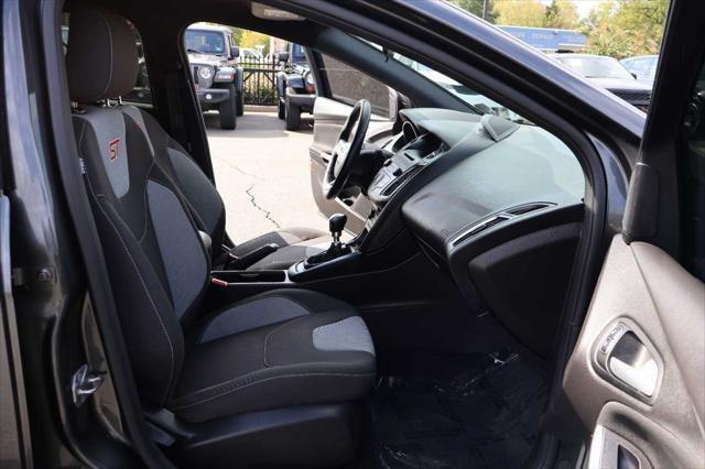 Photo of 2017 Magnetic Metallic Ford Focus ST