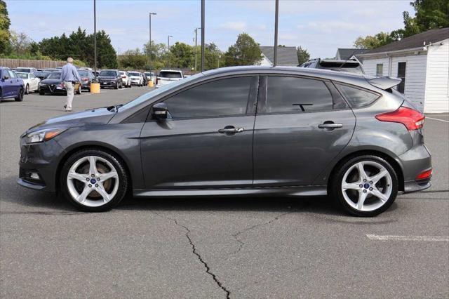 Photo of 2017 Magnetic Metallic Ford Focus ST