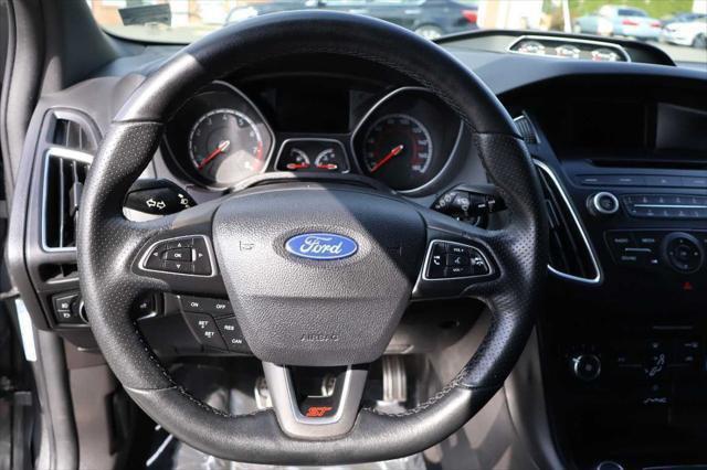 Photo of 2017 Magnetic Metallic Ford Focus ST