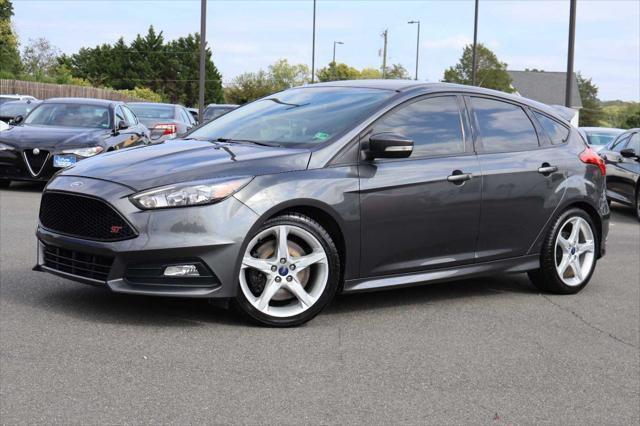 Photo of 2017 Magnetic Metallic Ford Focus ST