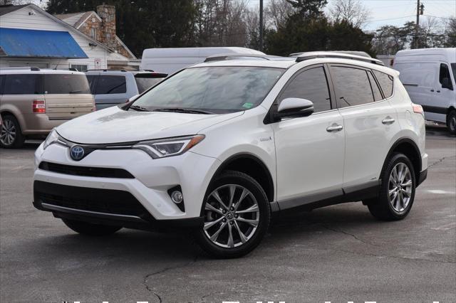 Photo of 2017 Blizzard Pearl Toyota RAV4 Hybrid