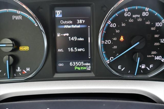 Photo of 2017 Blizzard Pearl Toyota RAV4 Hybrid