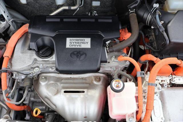 Photo of 2017 Blizzard Pearl Toyota RAV4 Hybrid
