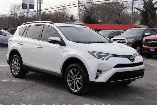 Photo of 2017 Blizzard Pearl Toyota RAV4 Hybrid