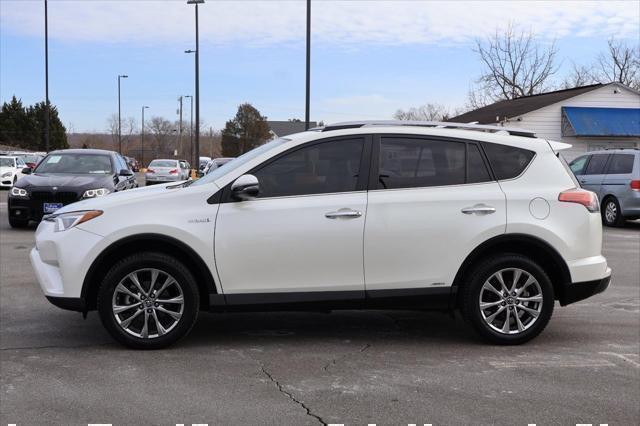 Photo of 2017 Blizzard Pearl Toyota RAV4 Hybrid