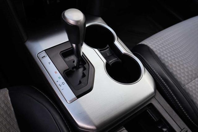 Photo of 2014 Magnetic Gray Metallic Toyota Camry