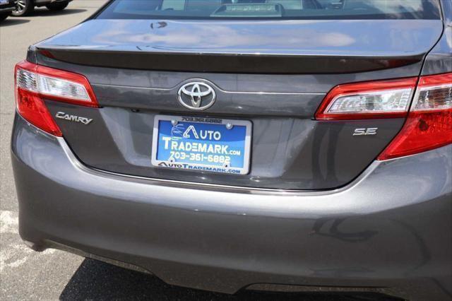 Photo of 2014 Magnetic Gray Metallic Toyota Camry