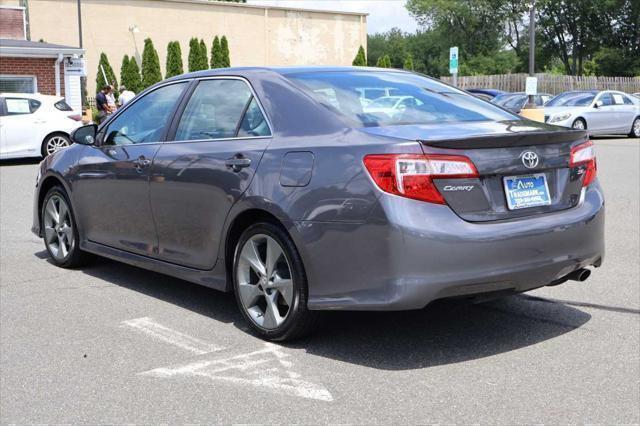 Photo of 2014 Magnetic Gray Metallic Toyota Camry