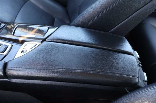 Photo of 2016 Black Sapphire Metallic BMW 535
