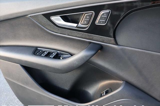 Photo of 2018 Florett Silver Metallic Audi Q7