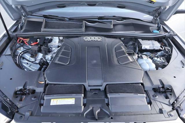 Photo of 2018 Florett Silver Metallic Audi Q7