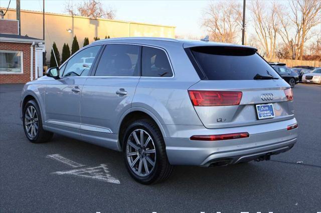 Photo of 2018 Florett Silver Metallic Audi Q7