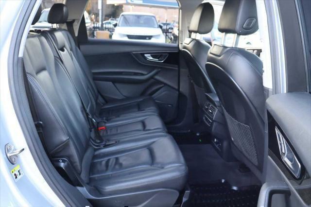 Photo of 2018 Florett Silver Metallic Audi Q7