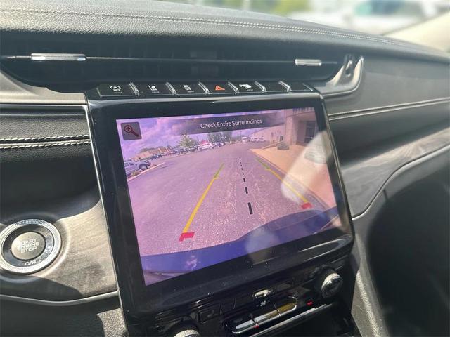 Photo of 2021 Diamond Black Crystal Pearlcoat Jeep Grand Cherokee L