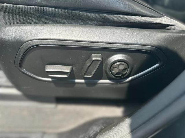 Photo of 2021 Diamond Black Crystal Pearlcoat Jeep Grand Cherokee L