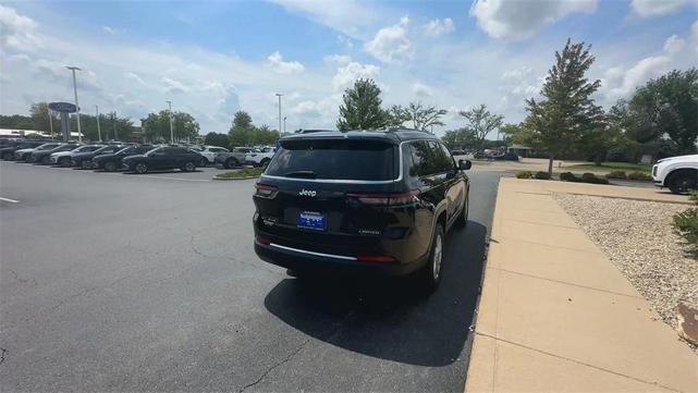 Photo of 2021 Diamond Black Crystal Pearlcoat Jeep Grand Cherokee L