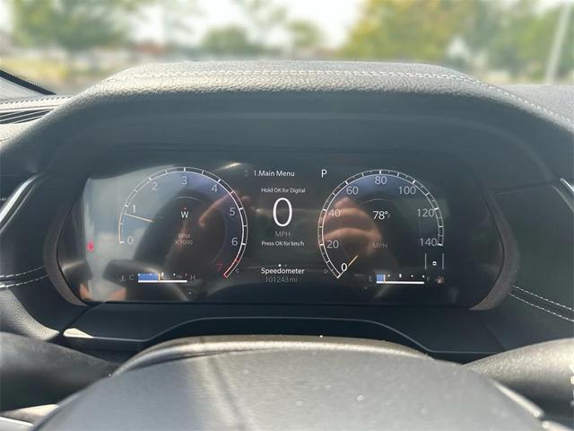 Photo of 2021 Diamond Black Crystal Pearlcoat Jeep Grand Cherokee L