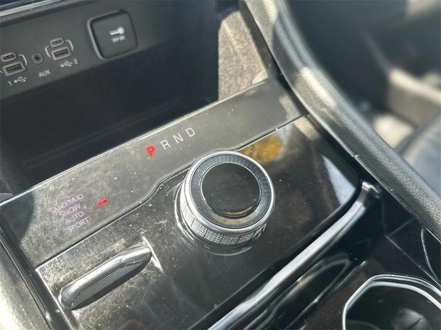 Photo of 2021 Diamond Black Crystal Pearlcoat Jeep Grand Cherokee L