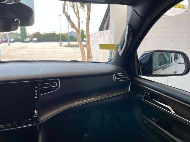 Photo of 2023 Bright White Clearcoat Jeep Grand Wagoneer