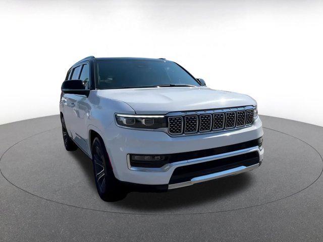 Photo of 2023 Bright White Clearcoat Jeep Grand Wagoneer