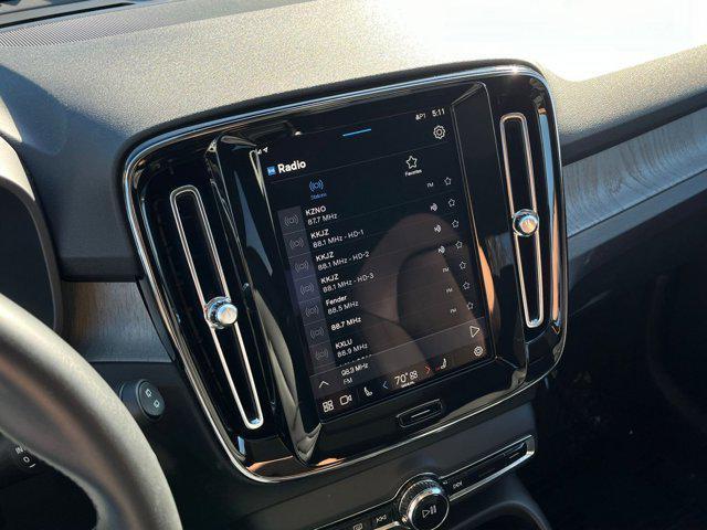 Photo of 2024 Onyx Black Metallic Volvo XC40