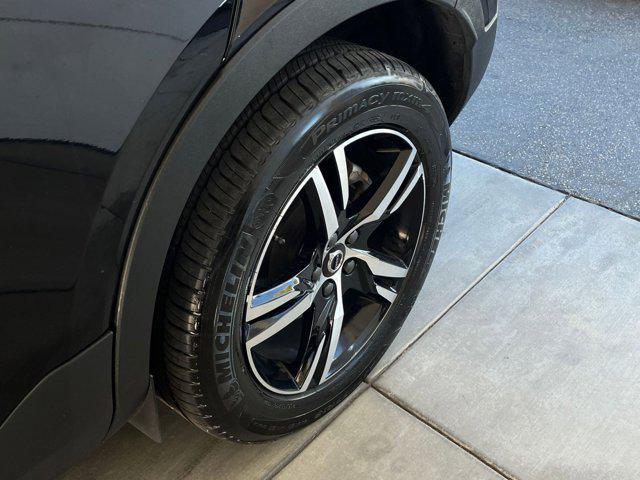 Photo of 2024 Onyx Black Metallic Volvo XC40