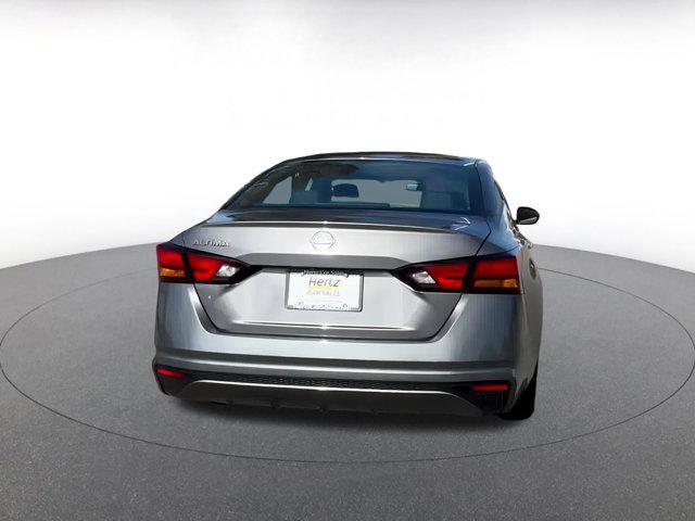 Photo of 2024 Gun Metallic Nissan Altima