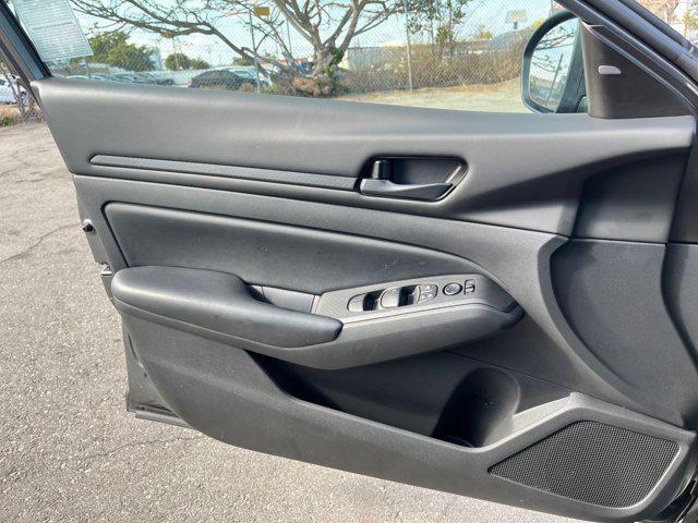 Photo of 2024 Gun Metallic Nissan Altima