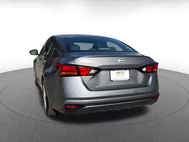 Photo of 2024 Gun Metallic Nissan Altima