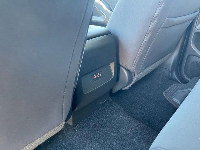 Photo of 2024 Glacier White Nissan Frontier