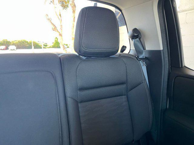 Photo of 2024 Glacier White Nissan Frontier