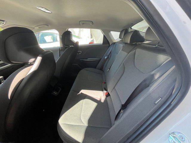 Photo of 2025 Snow White Pearl Kia K4