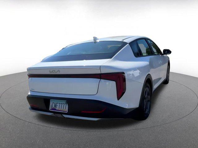 Photo of 2025 Snow White Pearl Kia K4