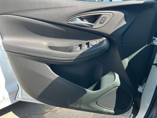 Photo of 2025 Summit White Buick Encore GX