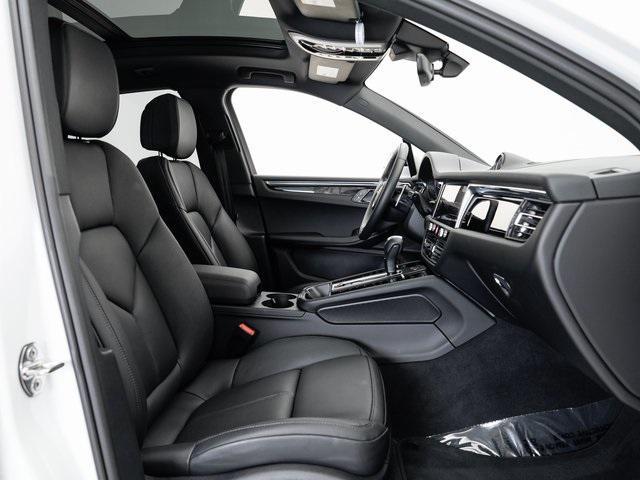 Photo of 2025 Carrara White Metallic Porsche Macan
