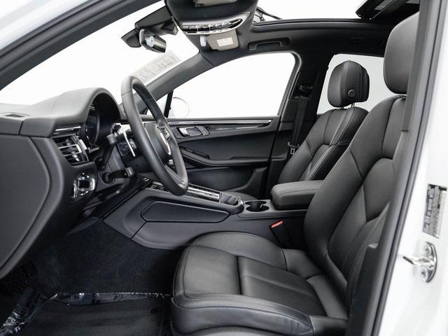 Photo of 2025 Carrara White Metallic Porsche Macan