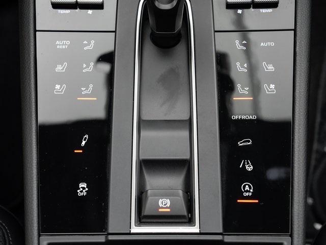 Photo of 2024 White Porsche Macan