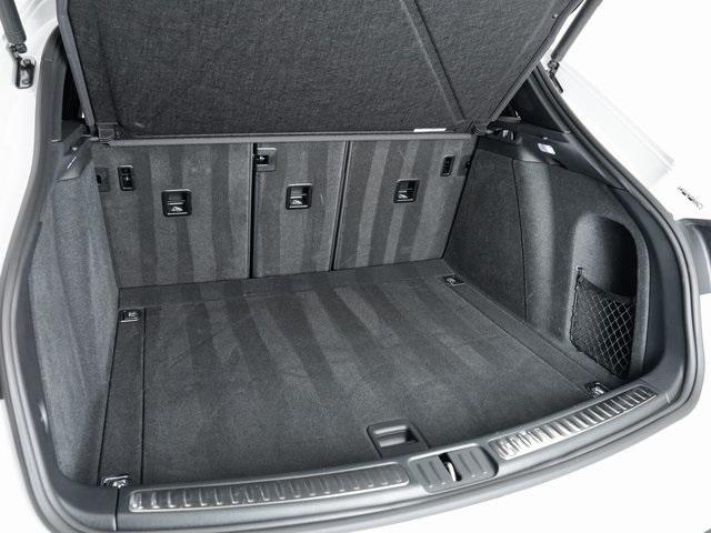 Photo of 2024 White Porsche Macan