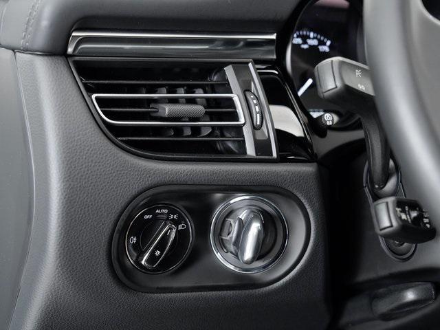 Photo of 2024 White Porsche Macan