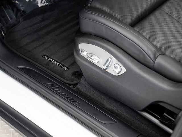 Photo of 2025 Carrara White Metallic Porsche Macan