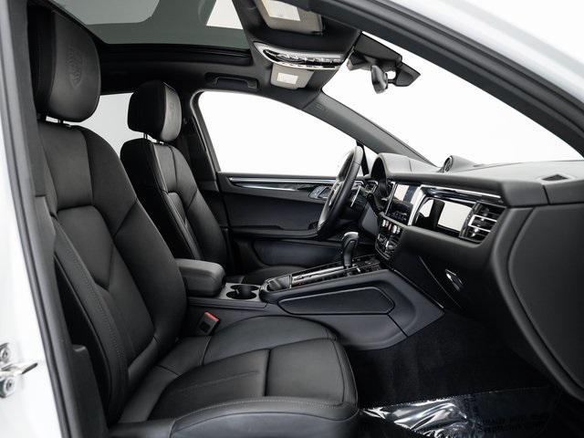 Photo of 2025 Carrara White Metallic Porsche Macan