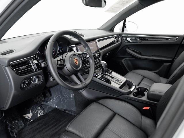 Photo of 2025 Carrara White Metallic Porsche Macan